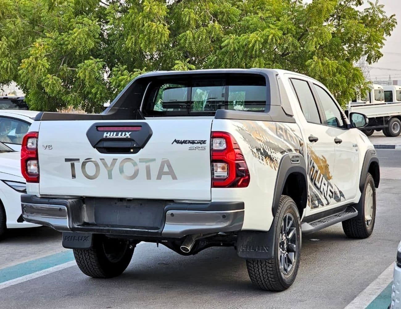 2026 Toyota Hilux ADVENTURE thumbnail 5