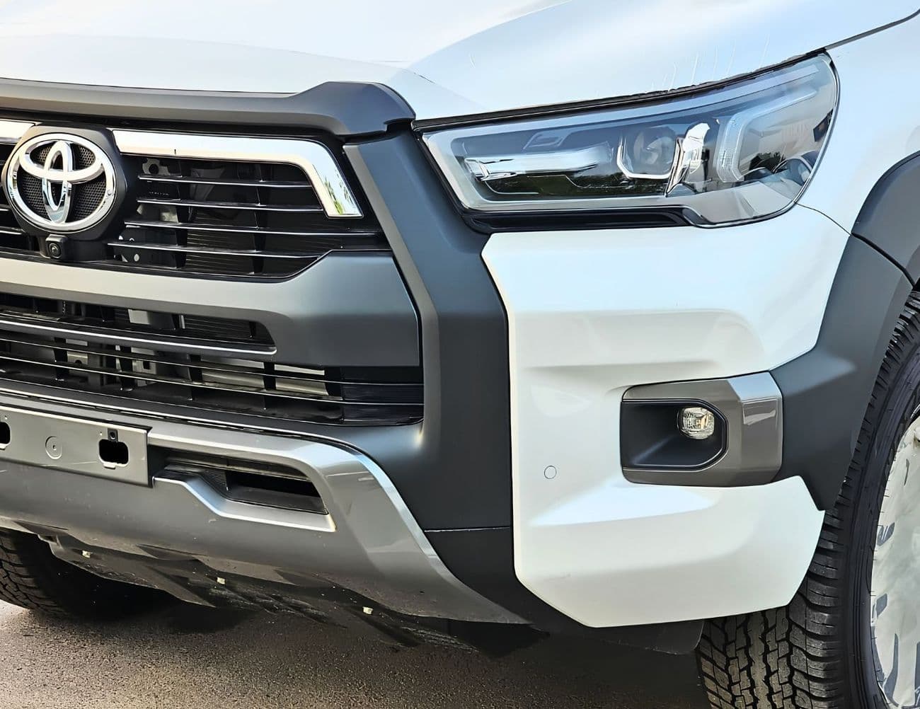 2026 Toyota Hilux ADVENTURE thumbnail 8