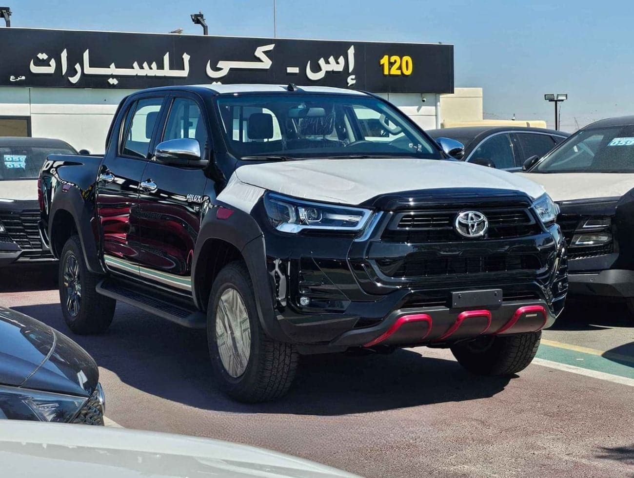 2026 Toyota Hilux SR5 TRD 4.0L PETROL thumbnail 3