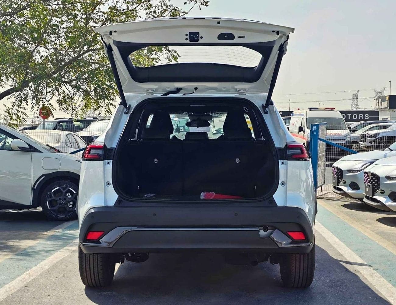 2026 Toyota Frontlander Luxury thumbnail 7