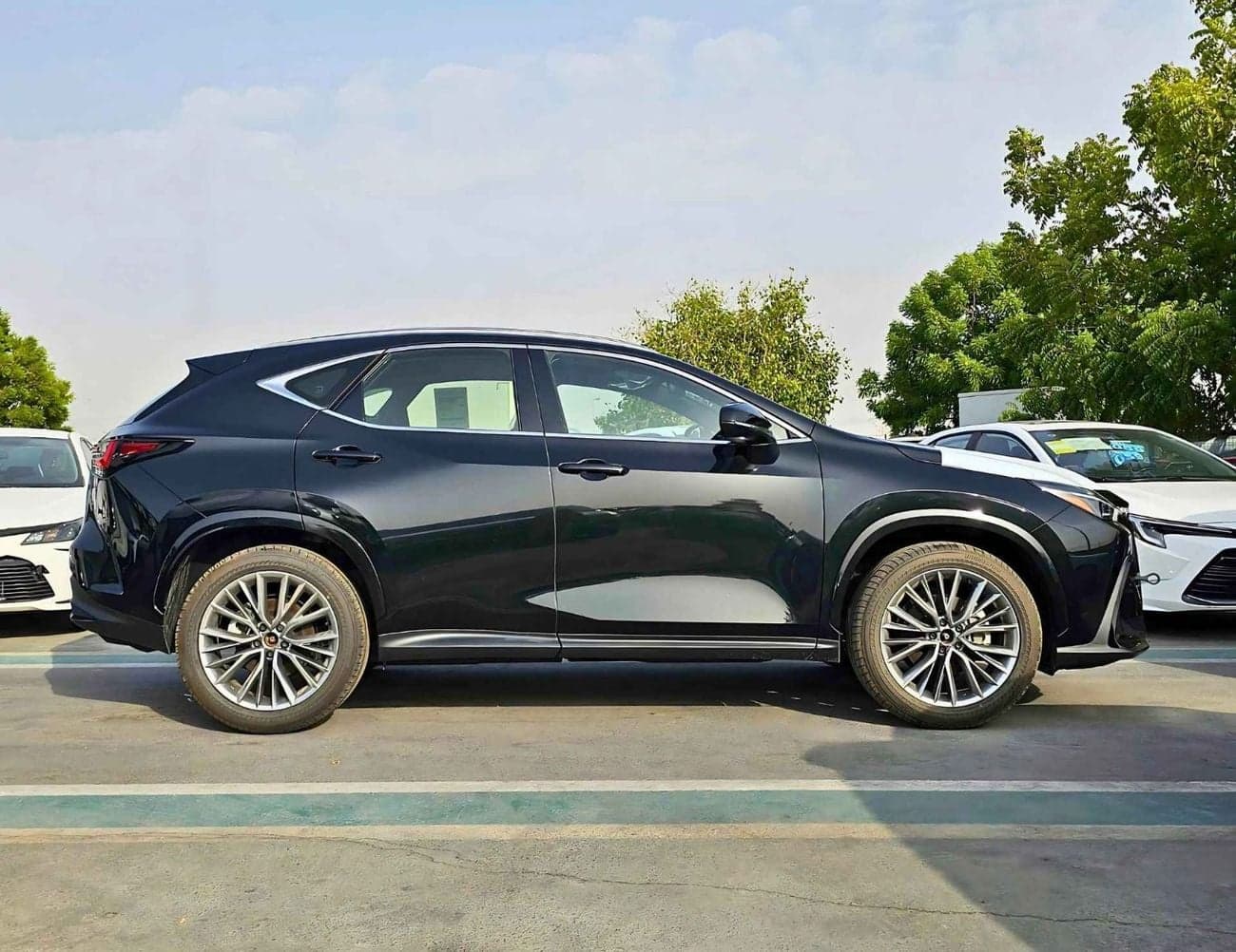 2026 Lexus NX350 PREMIER thumbnail 2