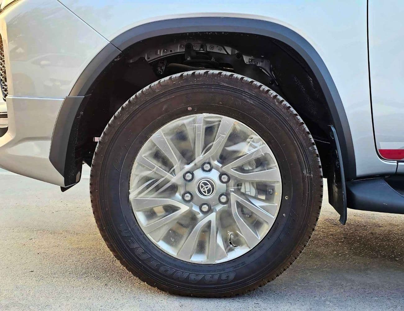 2026 Toyota Fortuner VXR thumbnail 8