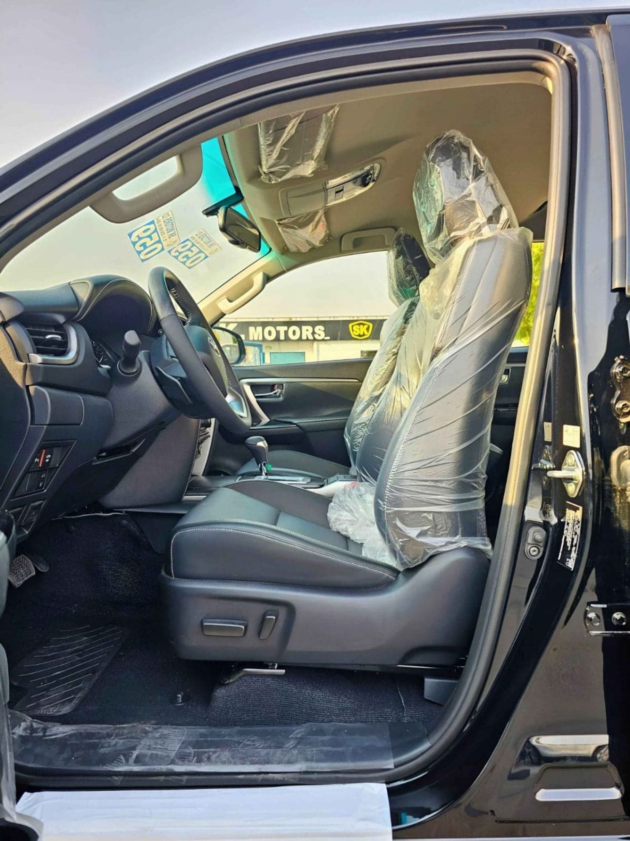 2026 Toyota Fortuner VXR thumbnail 9