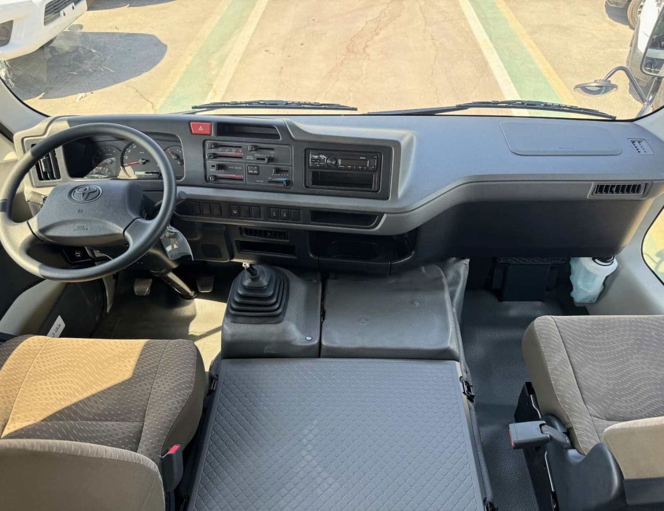 2026 Toyota Coaster 4.2L V6 DIESEL 23 STR thumbnail 10