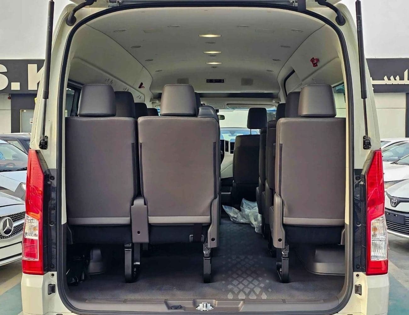 2026 Toyota Hiace GL thumbnail 6
