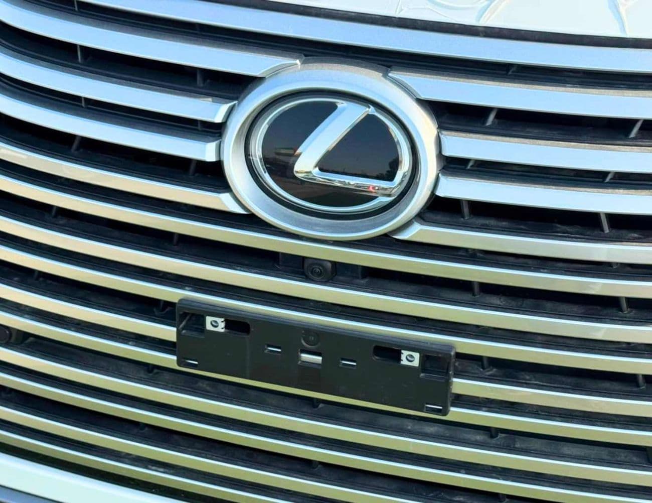 2026 Lexus LX700h SIGNATURE thumbnail 8