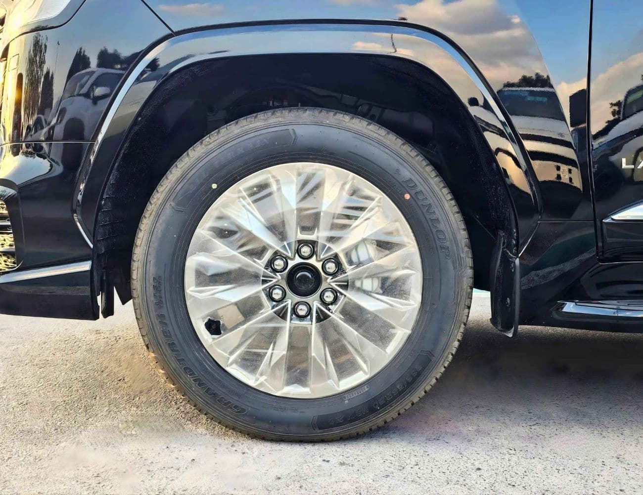2026 Toyota Land Cruiser VXR thumbnail 8