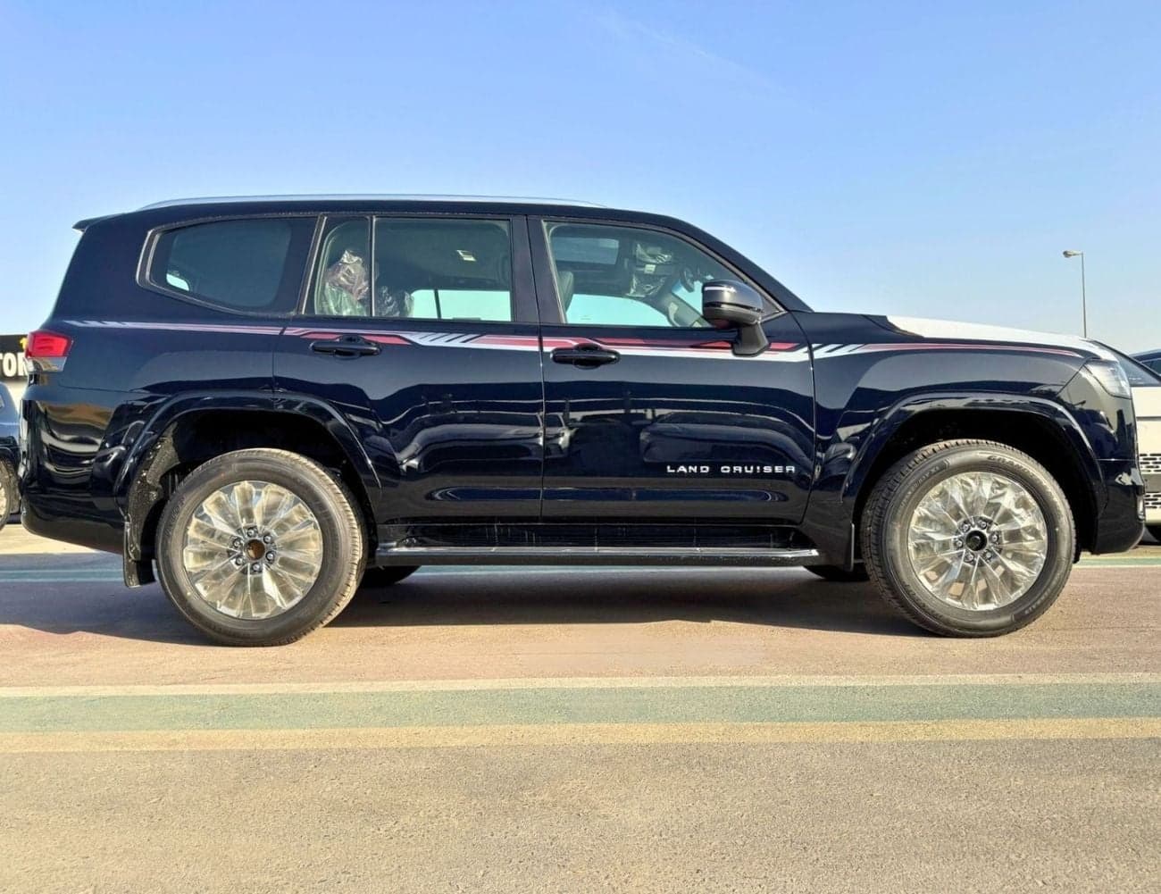 2026 Toyota Land Cruiser GXR thumbnail 2