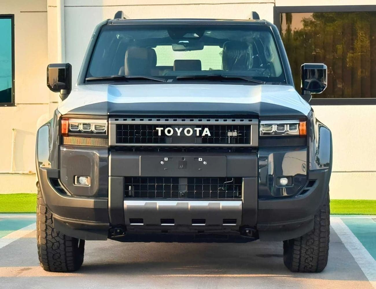 2026 Toyota Prado VXR thumbnail 2