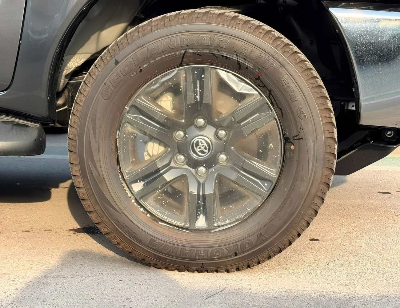 2026 Toyota Hilux SR5 thumbnail 9