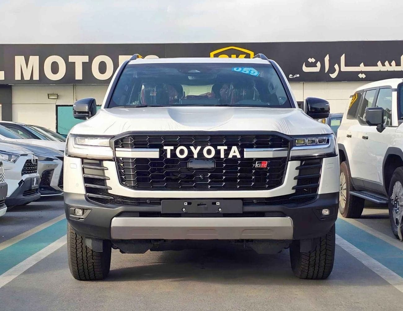 2025 Toyota Land Cruiser GR SPORT thumbnail 2
