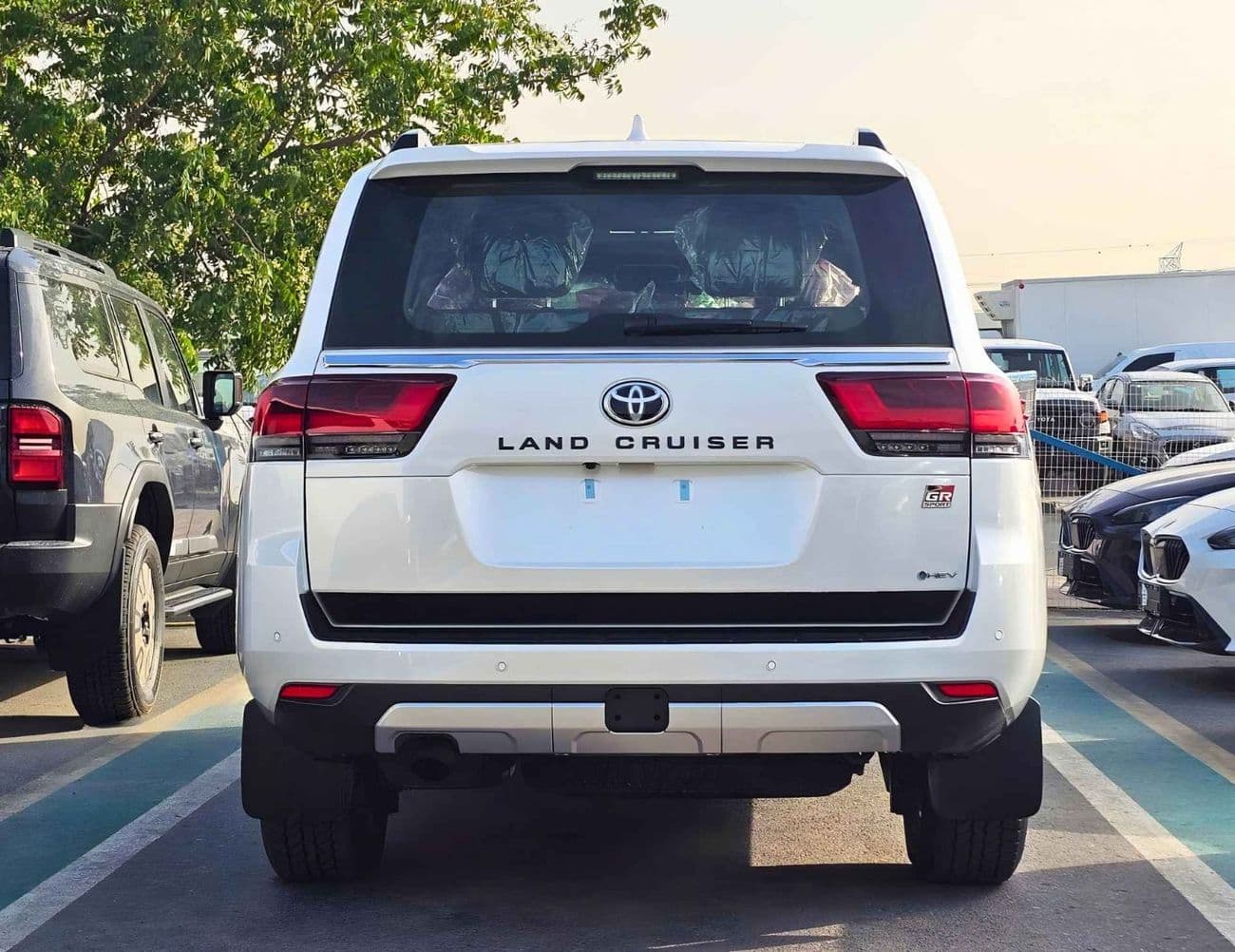 2025 Toyota Land Cruiser GR SPORT thumbnail 4