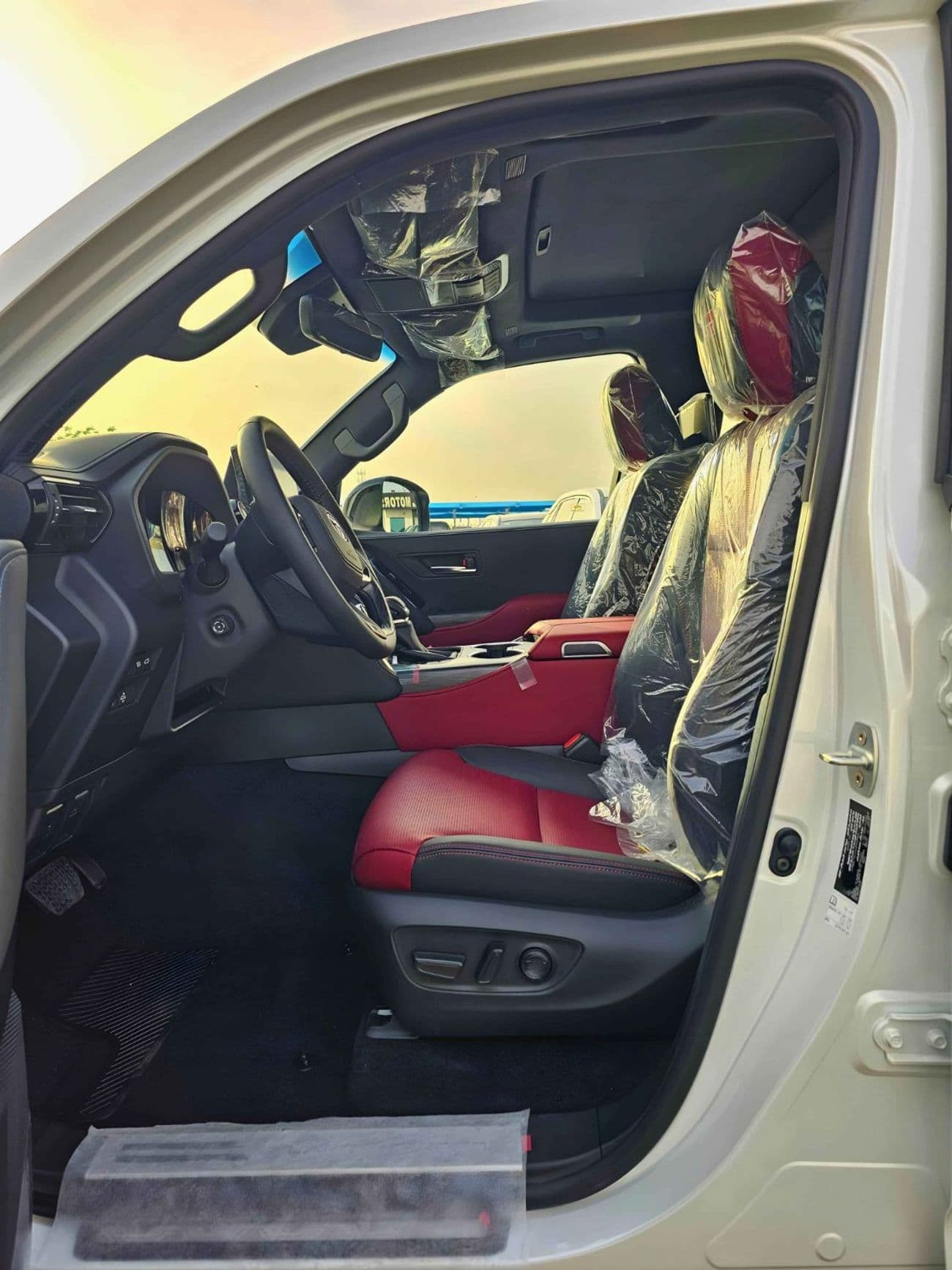 2025 Toyota Land Cruiser GR SPORT thumbnail 9