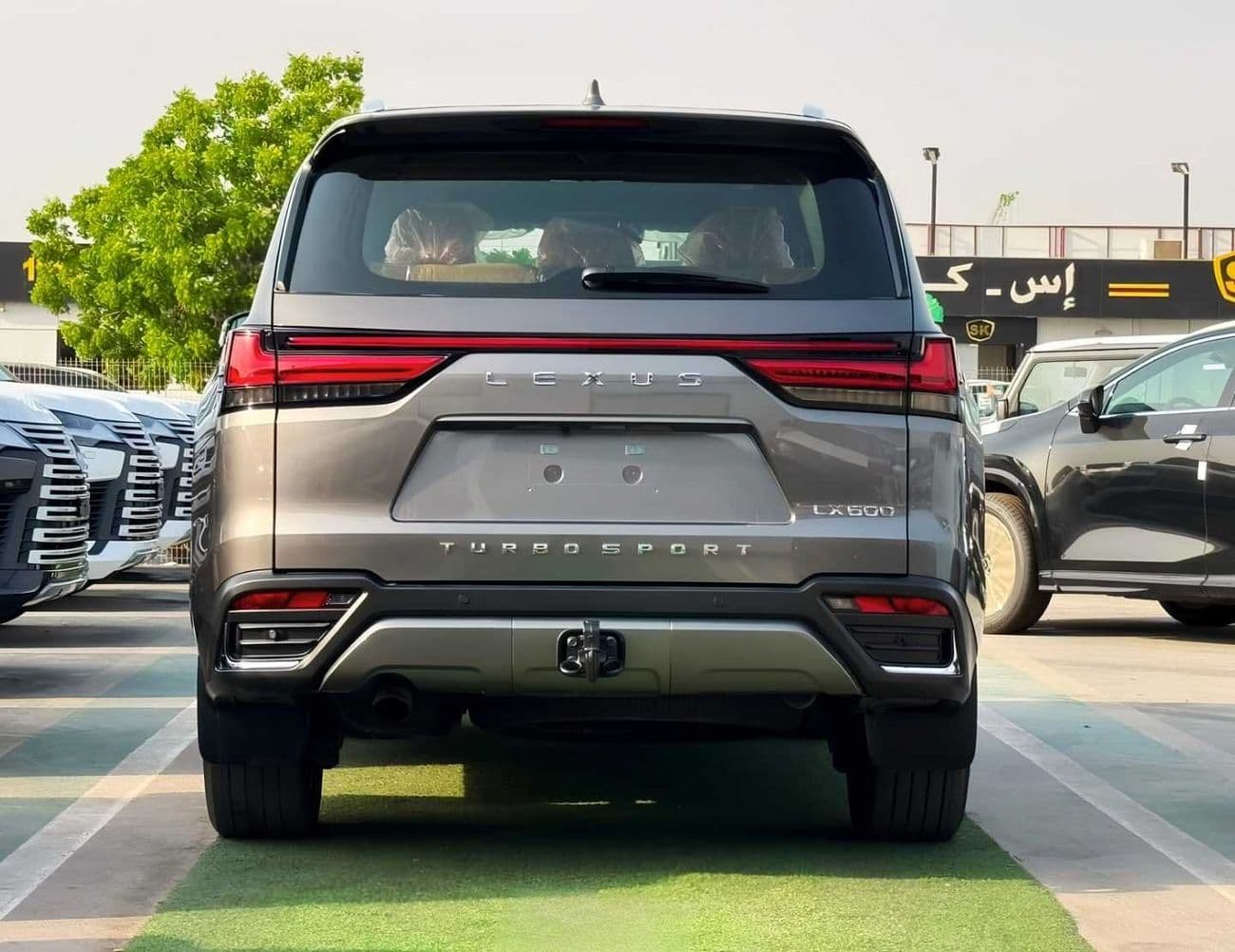 2025 Lexus LX600 SIGNATURE thumbnail 3