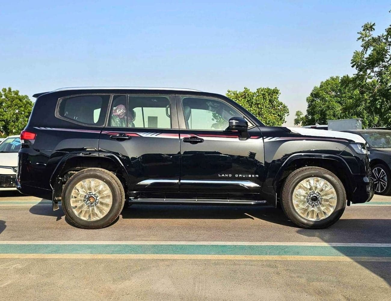 2026 Toyota Land Cruiser GXR thumbnail 2