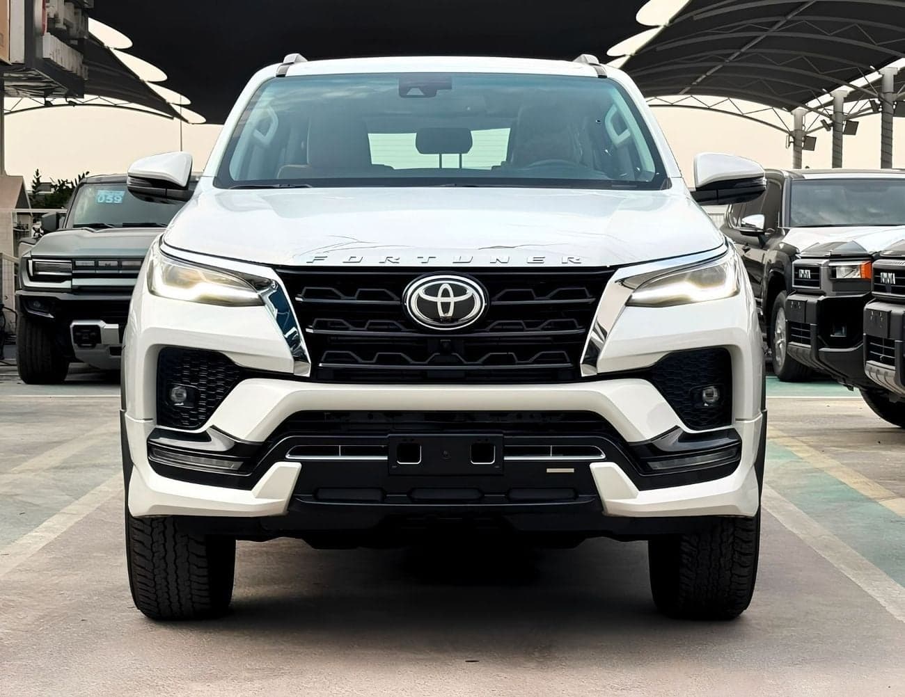2026 Toyota Fortuner SR5 thumbnail 2