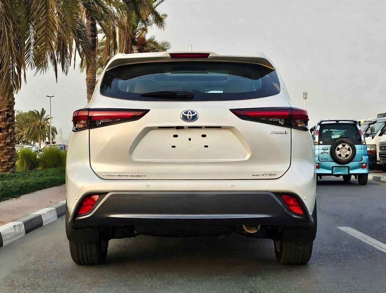 2026 Toyota Highlander LIMITED 2.5L HYBRID thumbnail 4