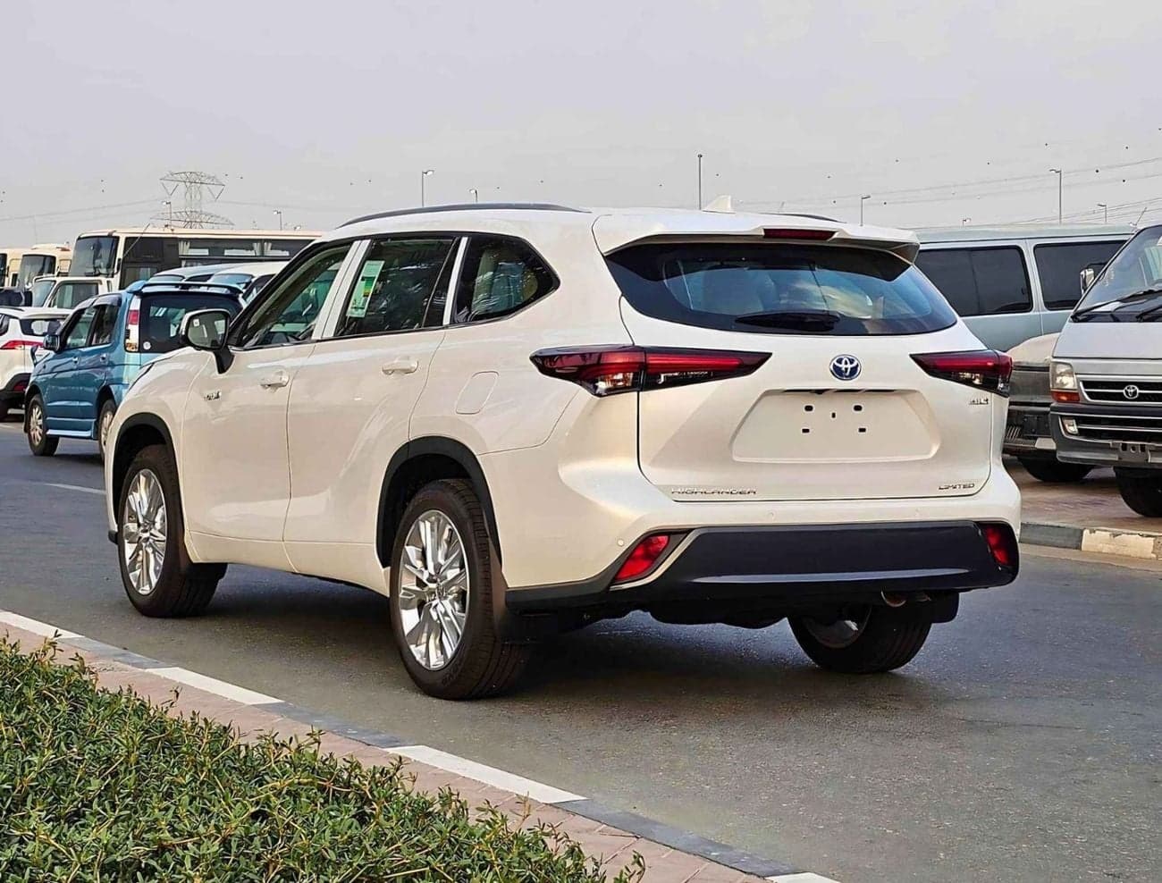 2026 Toyota Highlander LIMITED 2.5L HYBRID thumbnail 6