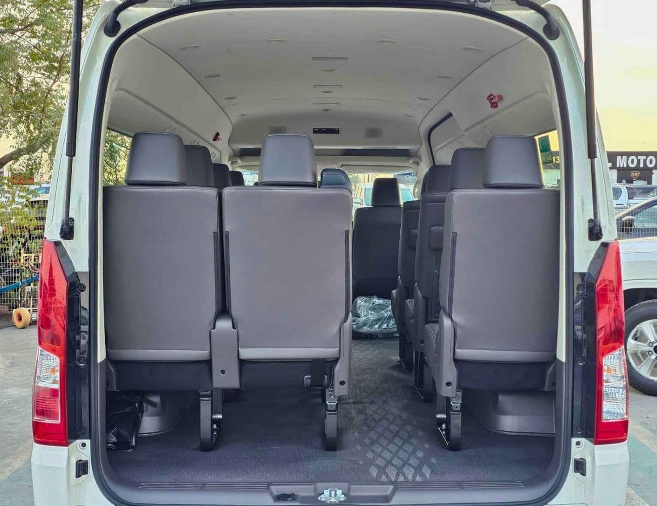 2026 Toyota Hiace GL thumbnail 8