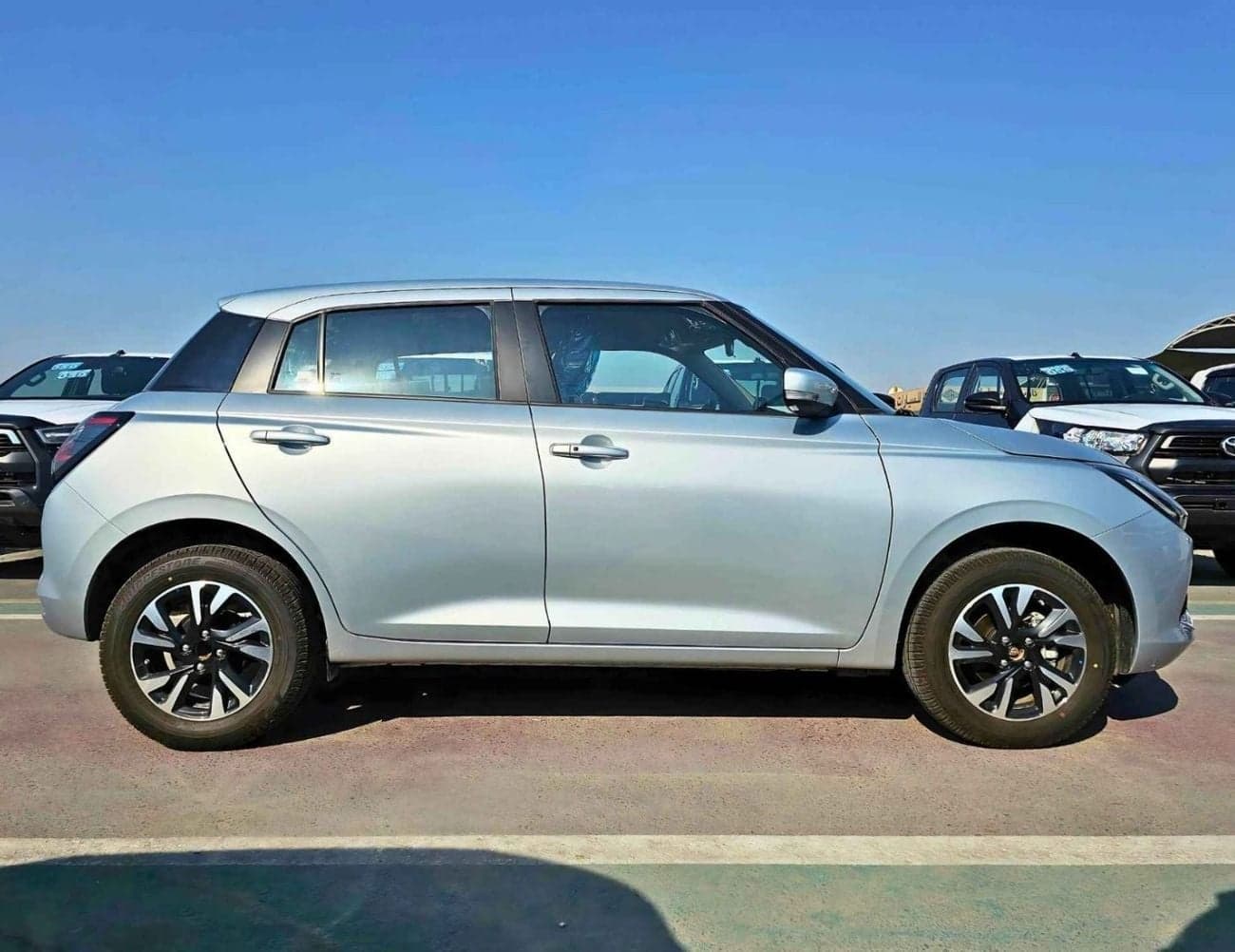 2026 Suzuki Swift GLX thumbnail 2
