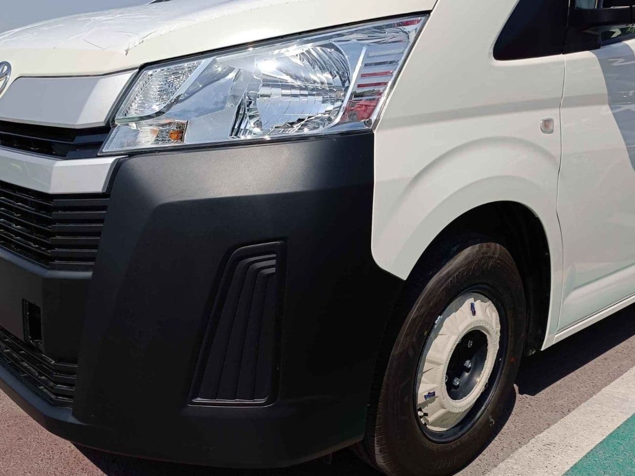 2026 Toyota Hiace CARGO LOW ROOF thumbnail 10