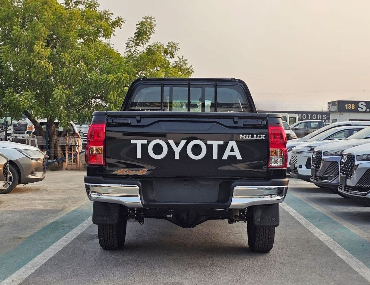 2026 Toyota Hilux NARROW BODY DOUBLE CABIN thumbnail 6