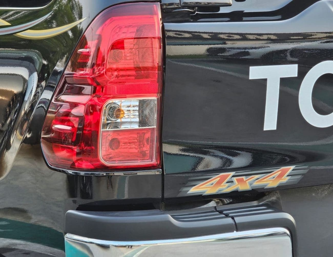 2026 Toyota Hilux NARROW BODY DOUBLE CABIN thumbnail 7