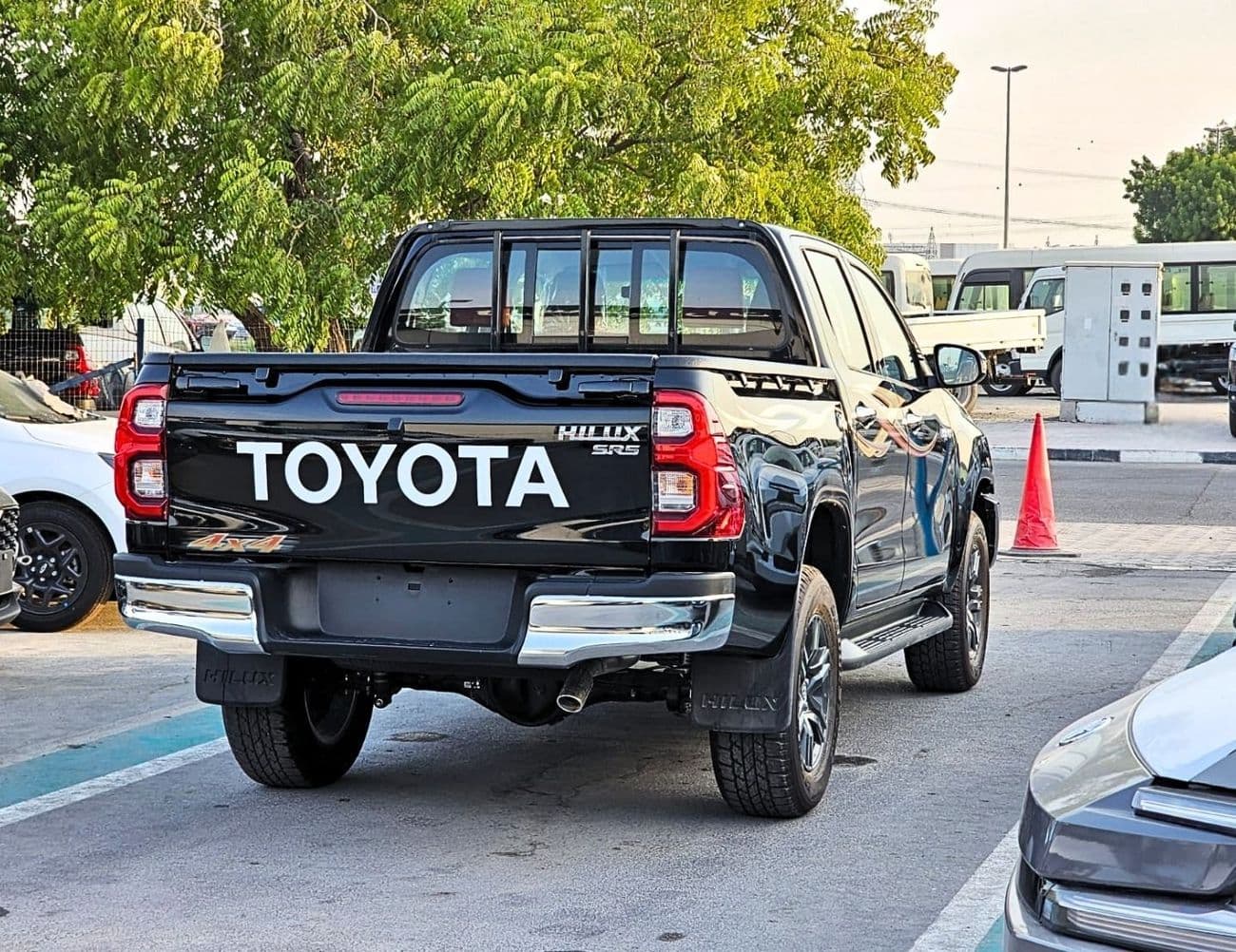 2026 Toyota Hilux SR5 WIDE BODY thumbnail 5