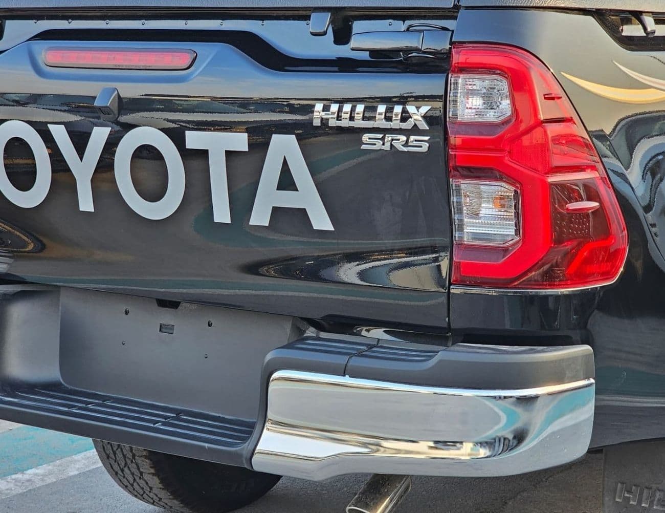 2026 Toyota Hilux SR5 WIDE BODY thumbnail 8