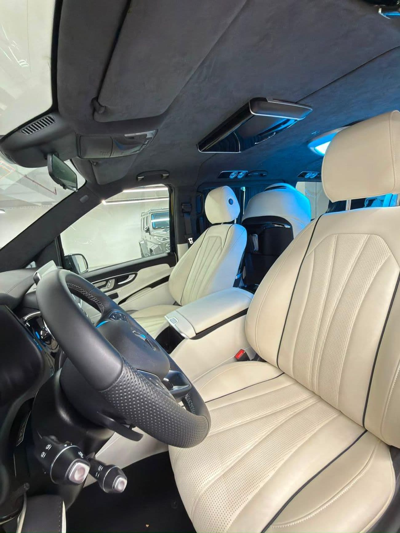 2024 Mercedes Benz Vito VIP thumbnail 6
