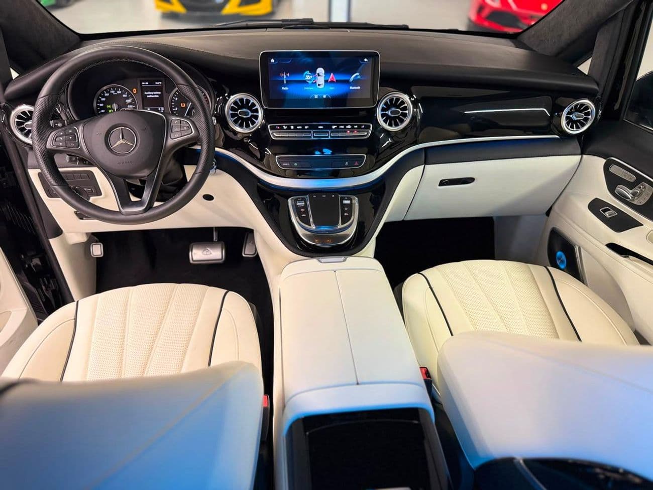 2024 Mercedes Benz Vito VIP thumbnail 9