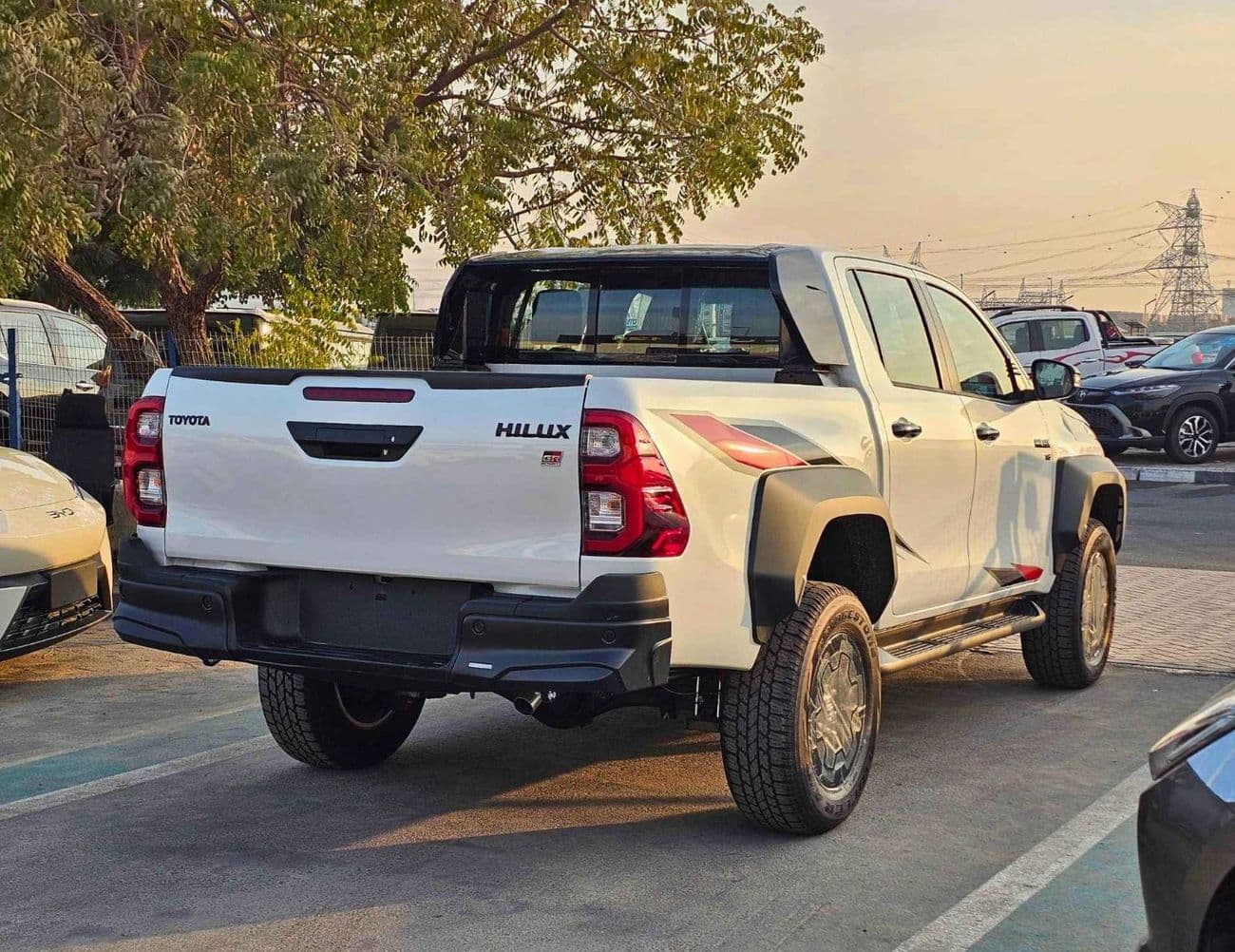 2025 Toyota Hilux GR SPORT thumbnail 5