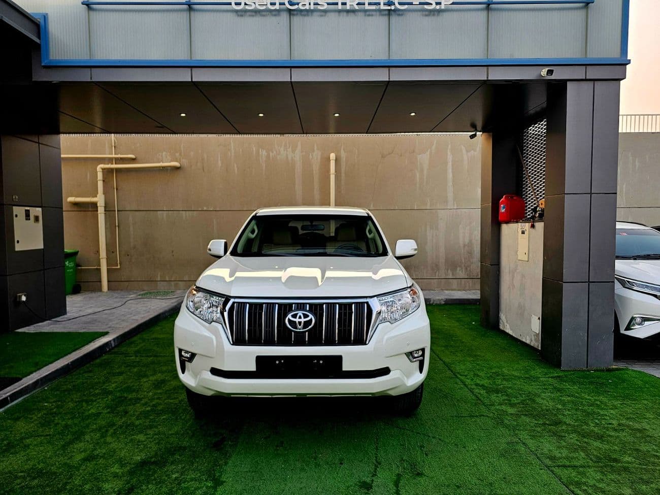 2022 Toyota Prado EXR thumbnail 2