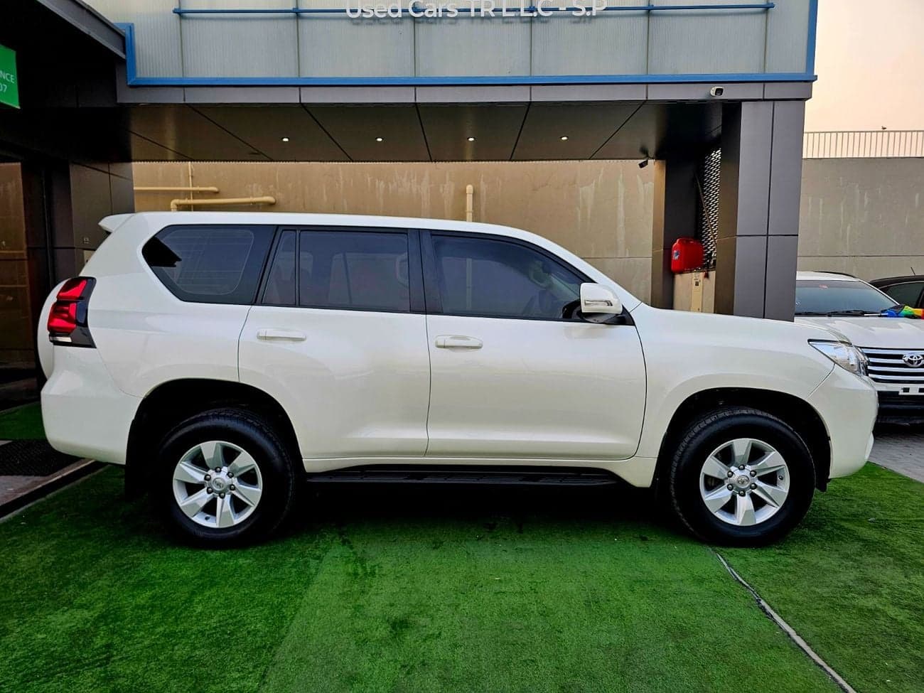 2022 Toyota Prado EXR thumbnail 4