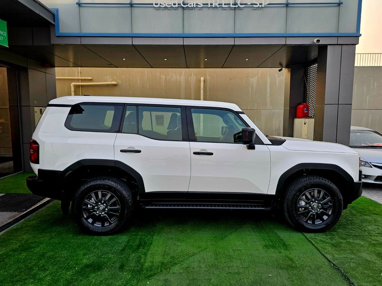 2024 Toyota Prado TXL-2 thumbnail 4