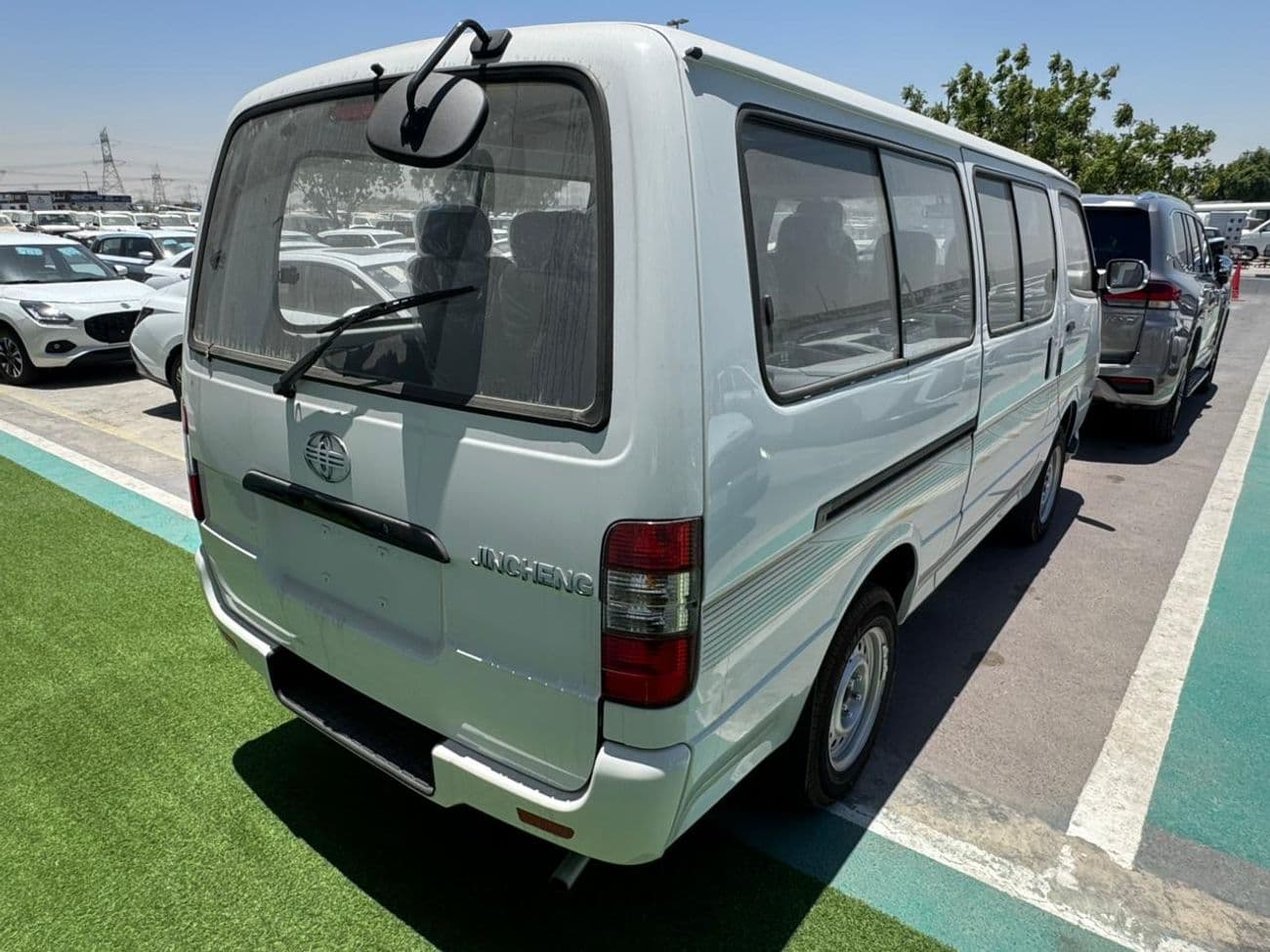 2026 Jincheng Hiace MINIBUS 2.2L PETROL MANUAL thumbnail 3