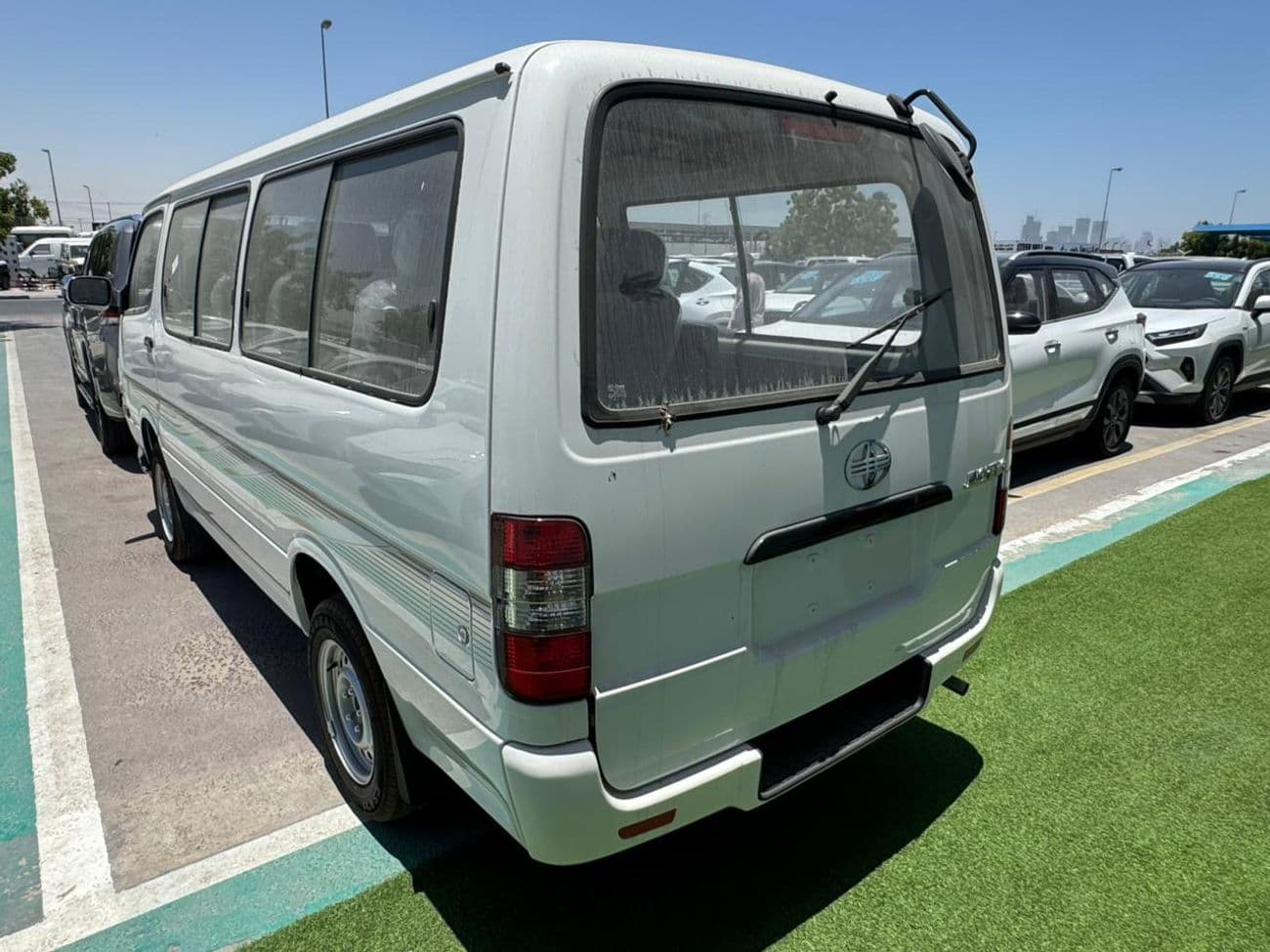 2026 Jincheng Hiace MINIBUS 2.2L PETROL MANUAL thumbnail 4