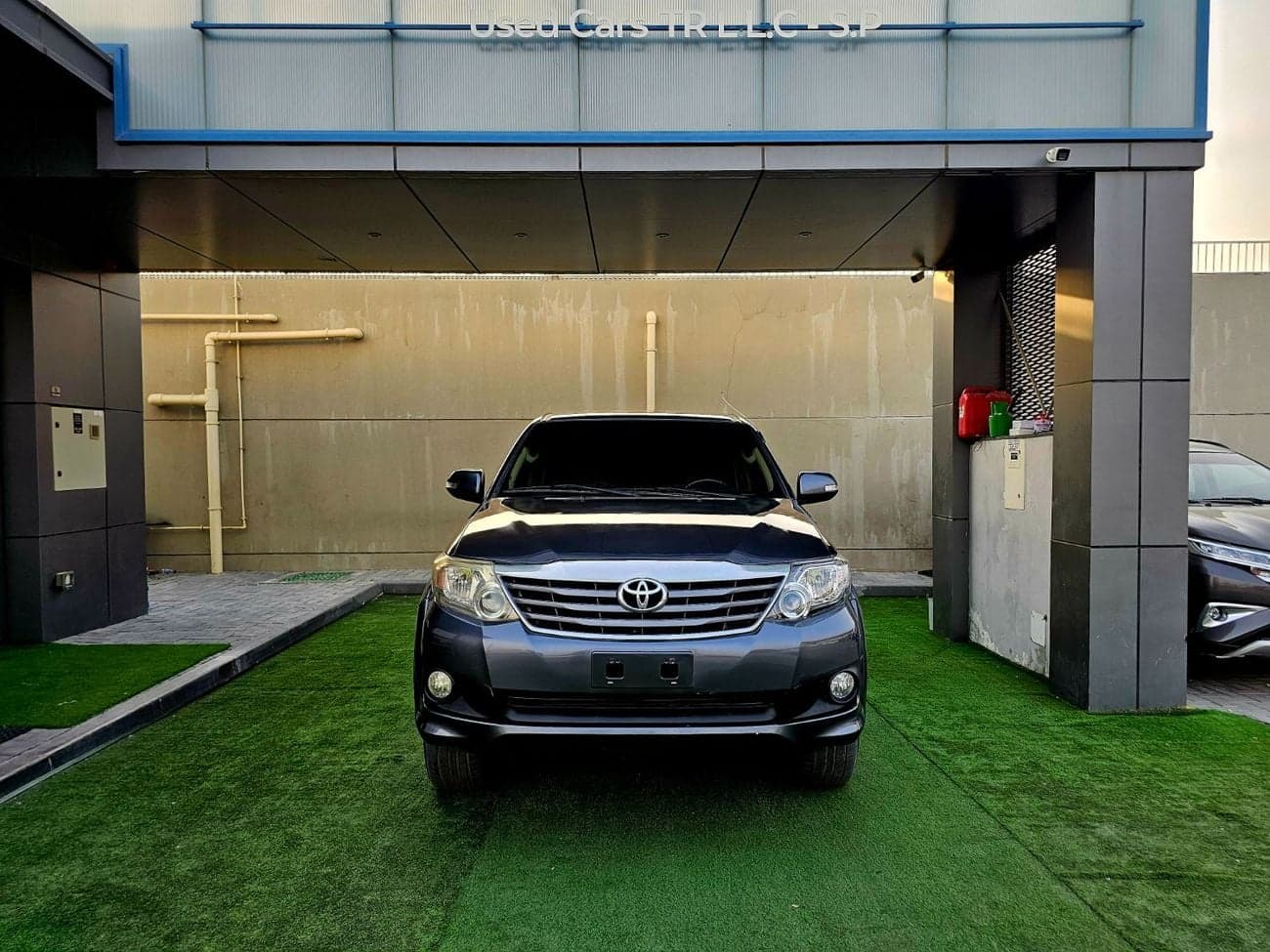 2015 Toyota Fortuner EXR thumbnail 2