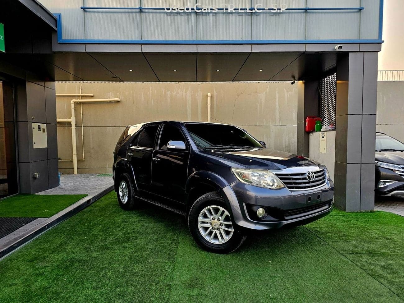 2015 Toyota Fortuner EXR thumbnail 3