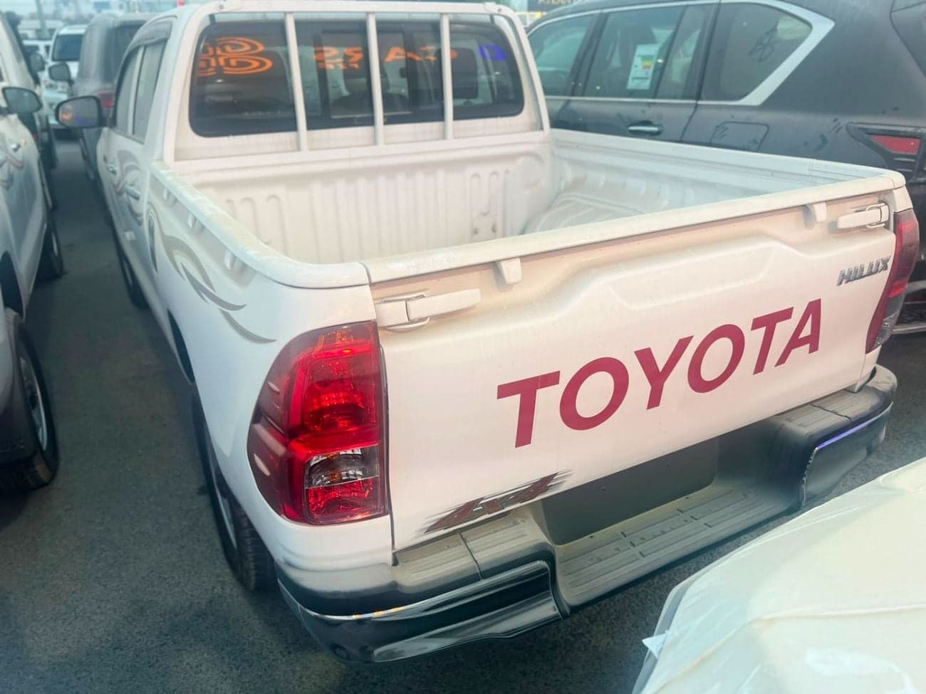 2026 Toyota Hilux 2.4L DIESEL thumbnail 3