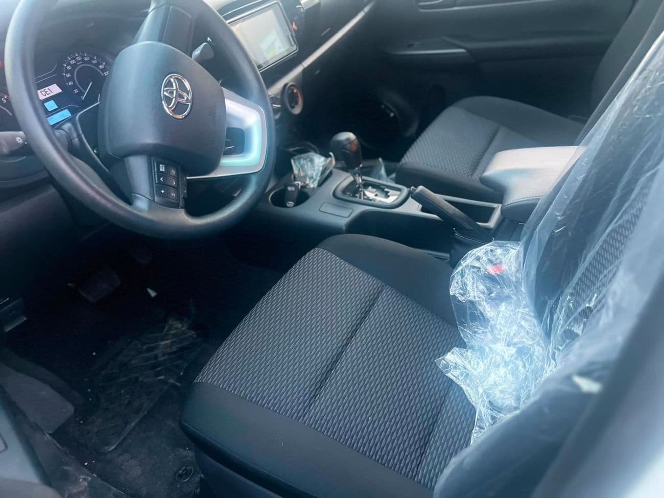 2026 Toyota Hilux 2.4L DIESEL thumbnail 10