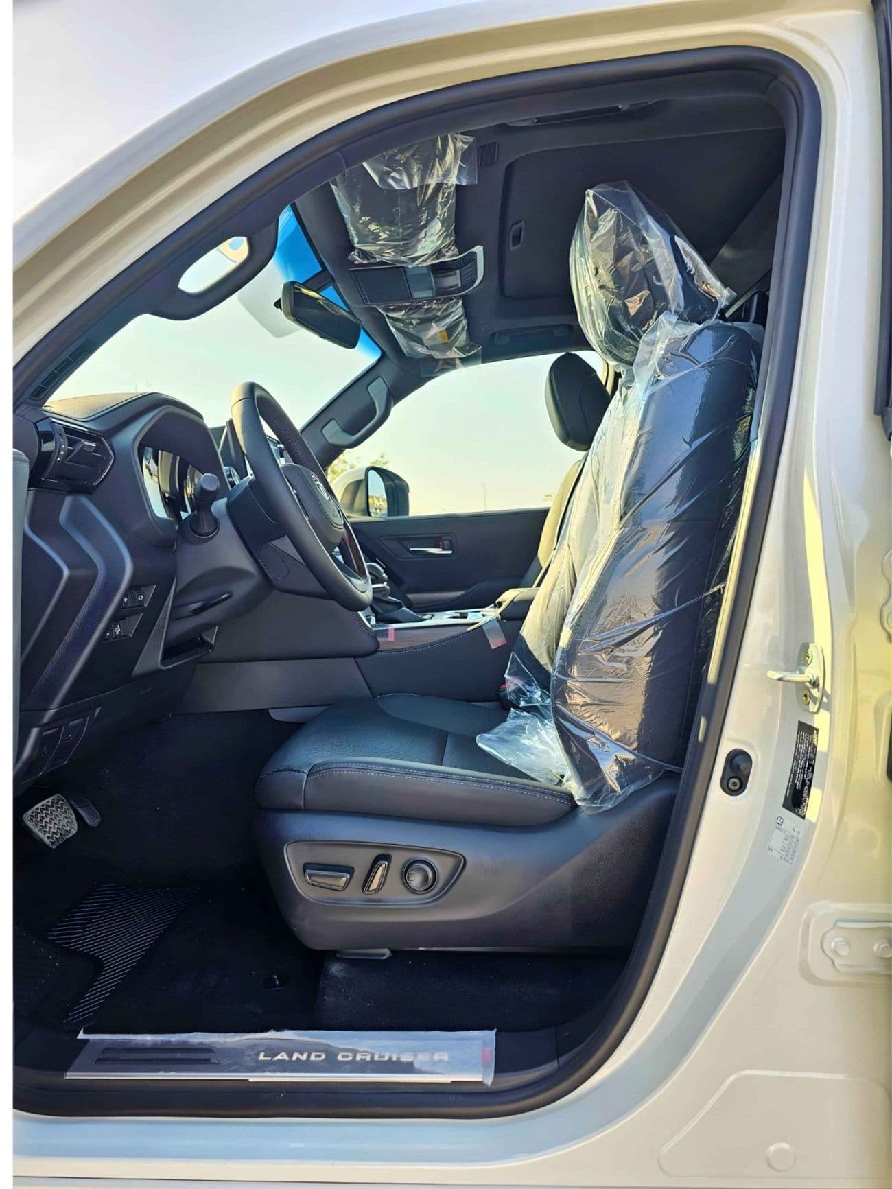 2026 Toyota Land Cruiser GXR thumbnail 10