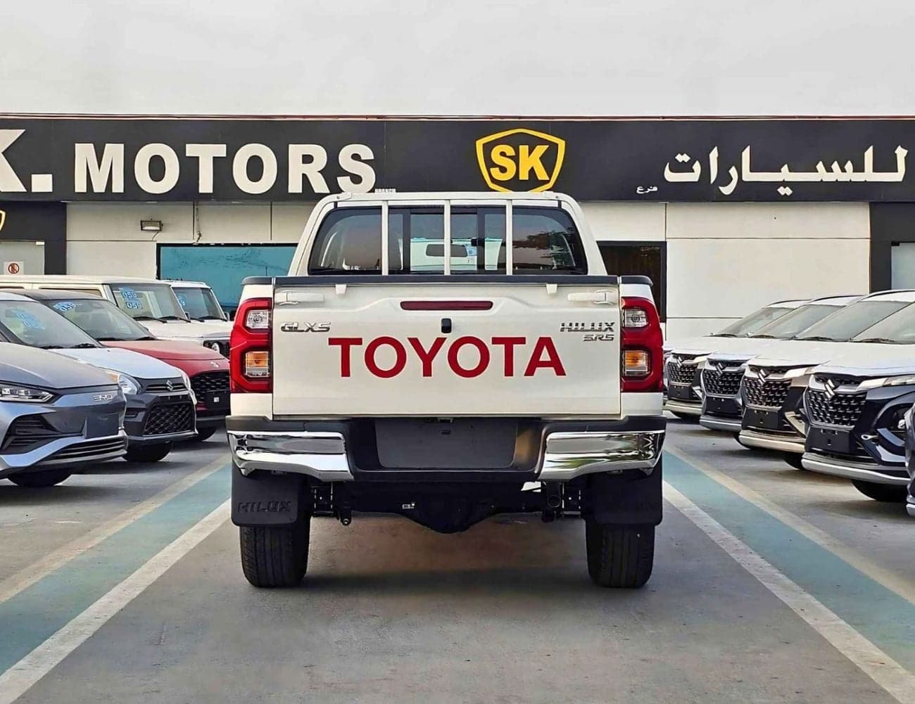 2025 Toyota Hilux GLX thumbnail 4