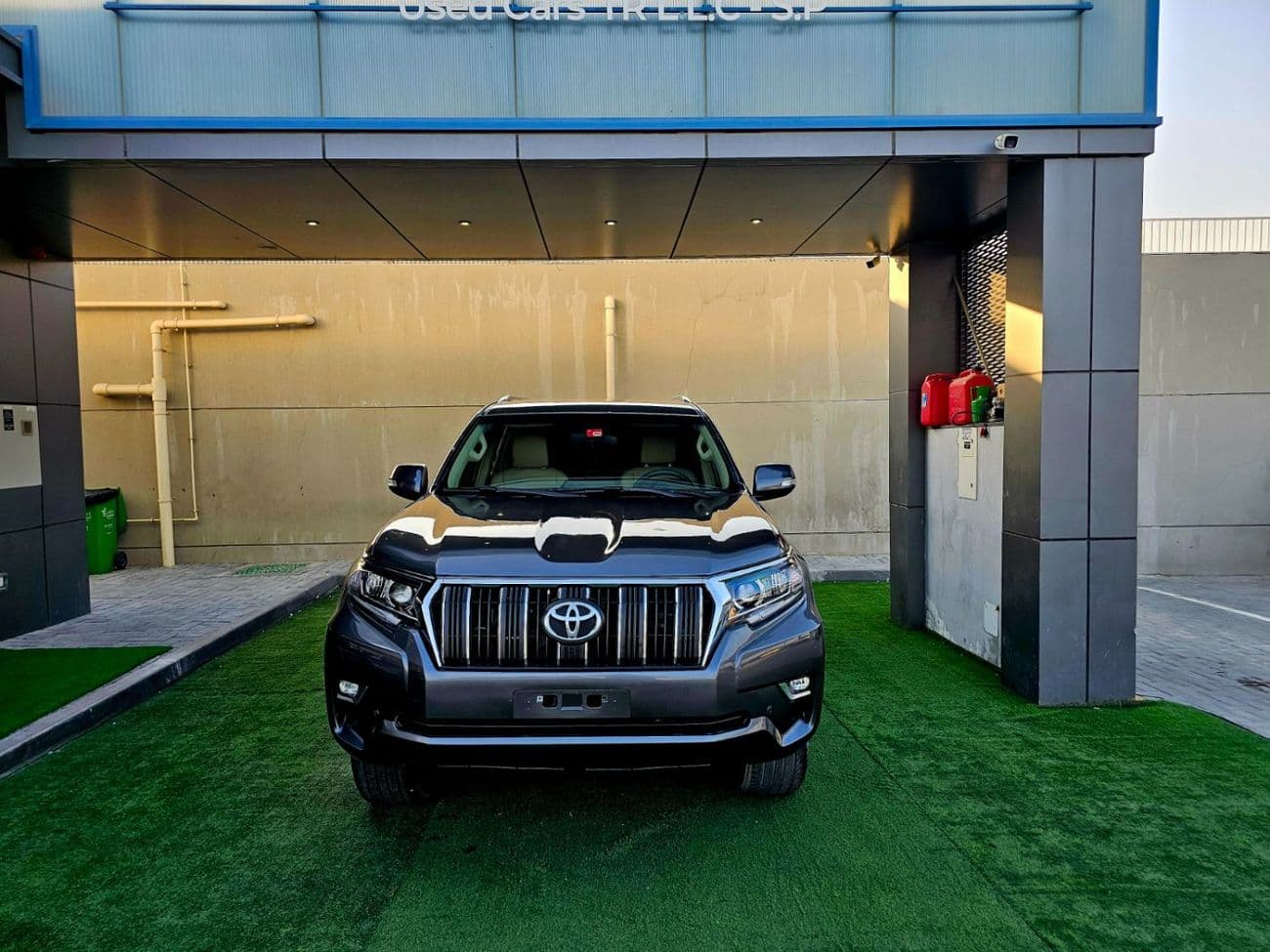 2019 Toyota Prado EXR thumbnail 2