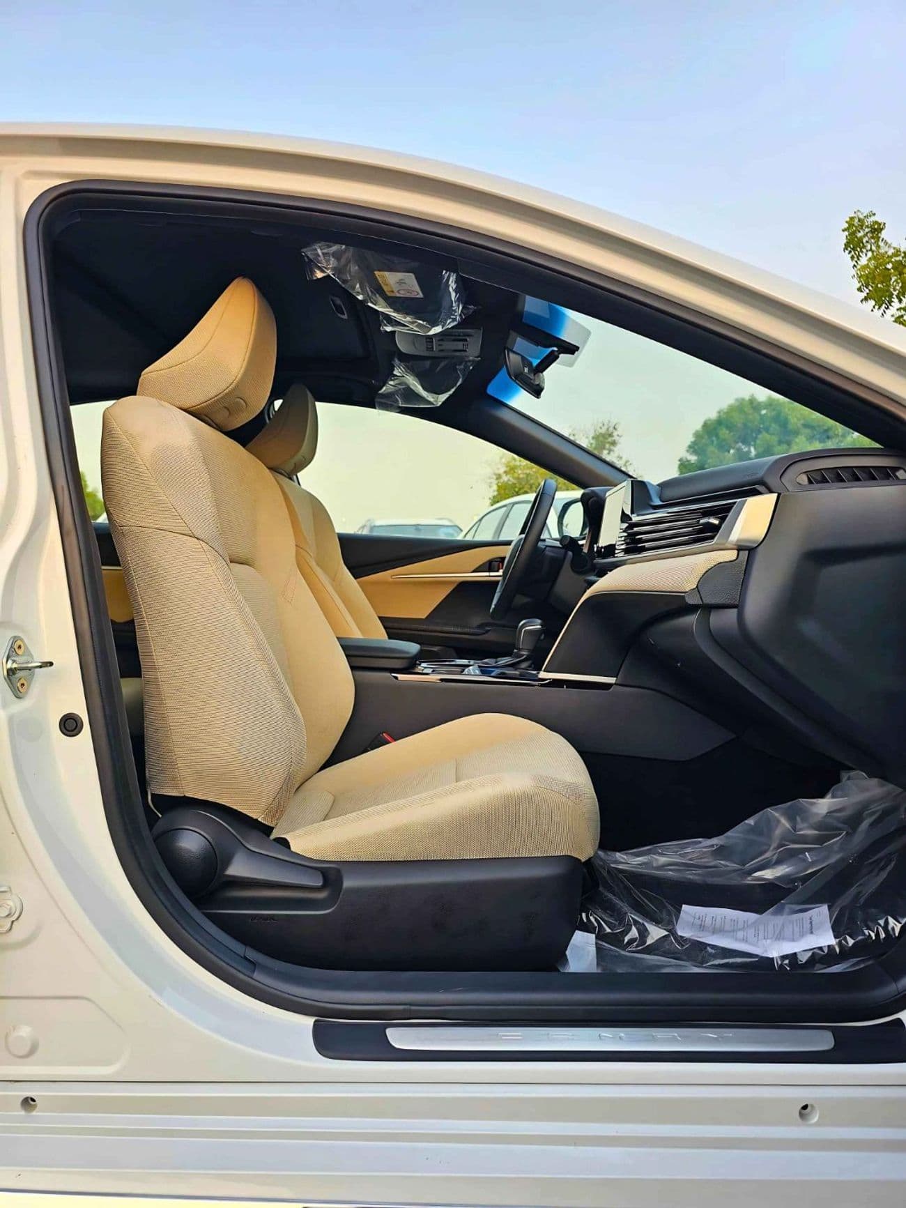 2025 Toyota Camry GLE thumbnail 7