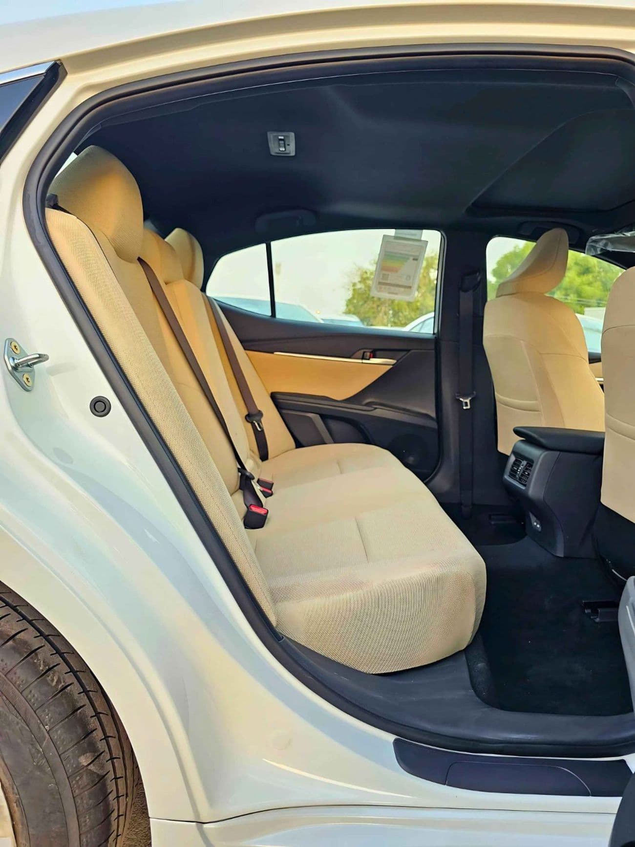 2025 Toyota Camry GLE thumbnail 9