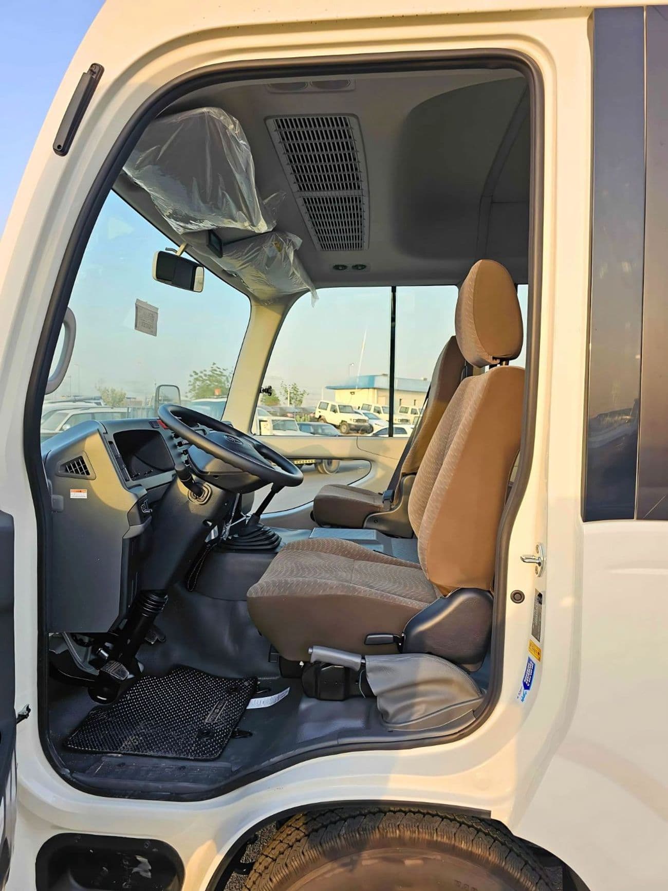 2025 Toyota Coaster 4.0L V4 Diesel Manual 23 Seater thumbnail 6