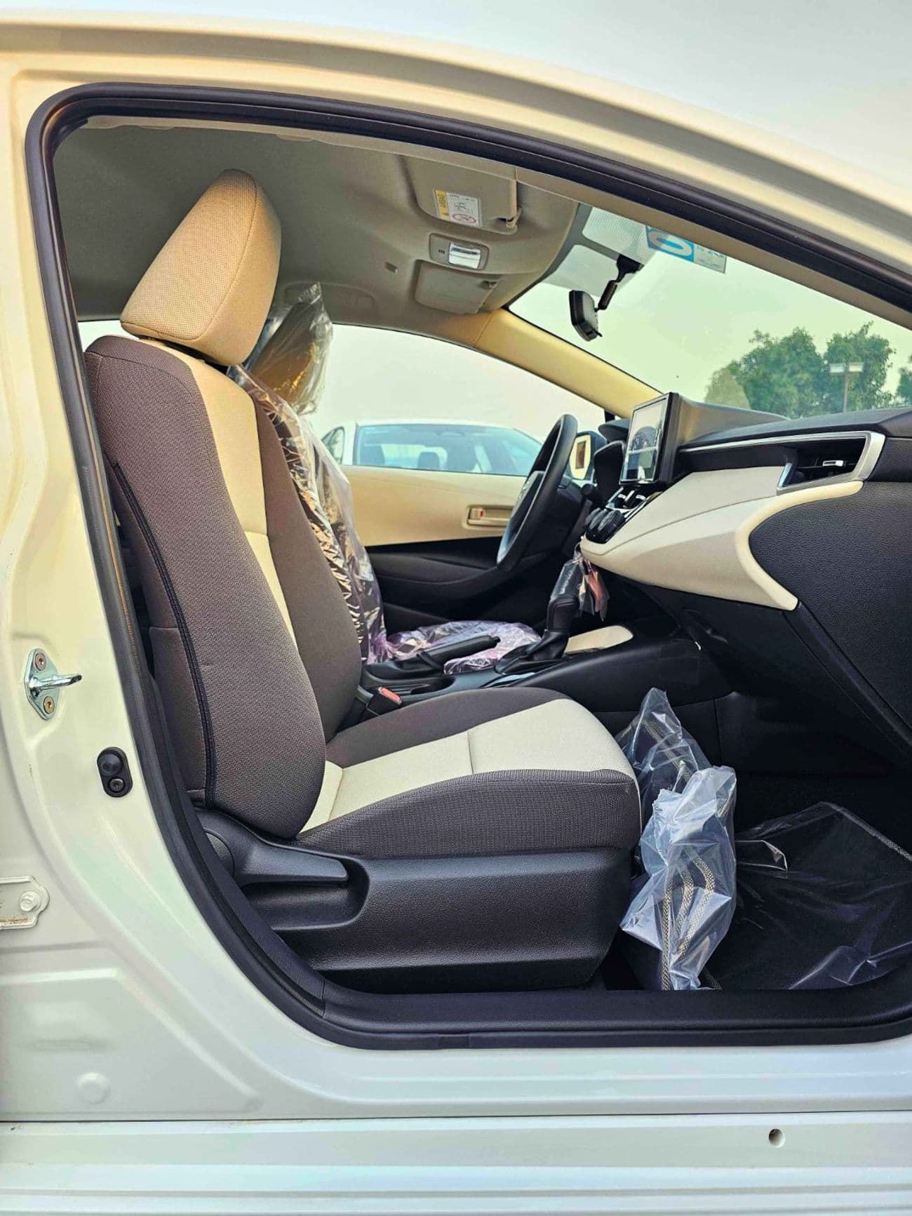 2026 Toyota Corolla XLI thumbnail 9