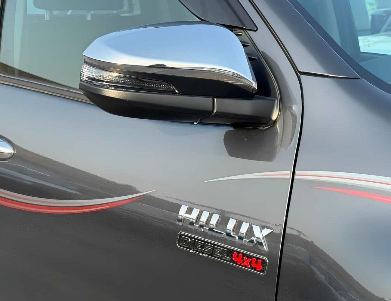2026 Toyota Hilux SR5 thumbnail 4