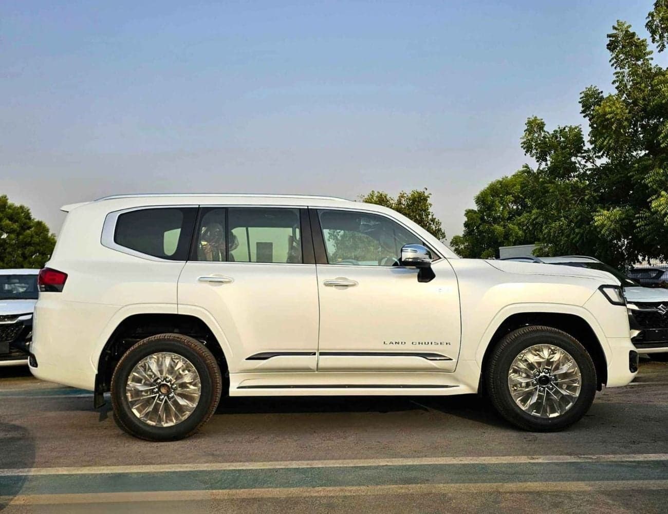 2026 Toyota Land Cruiser VXR thumbnail 2